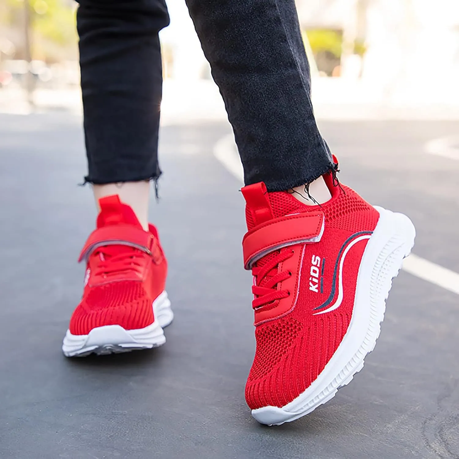 Boys Girls Sneakers Lightweight Breathable Athletic Running Shoes Slip On Walking Sports Shoes Fashion Shoes