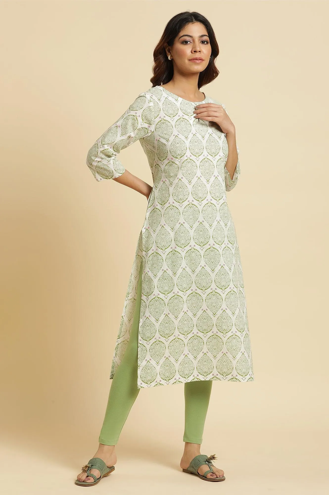 Ecru Straight Cotton Kurta In Green Paisley Print