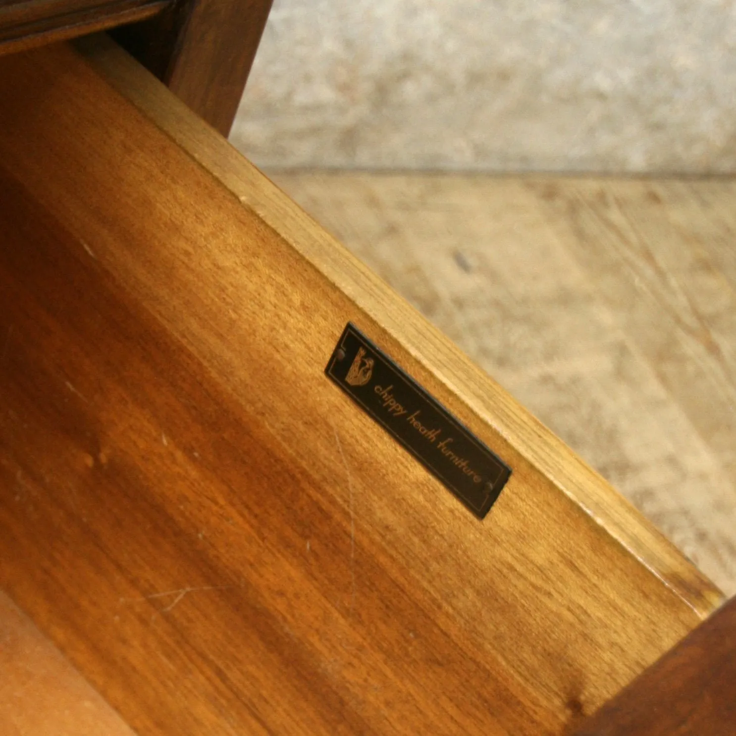 Mid Century Chippy Heath Telephone Seat – 2401b