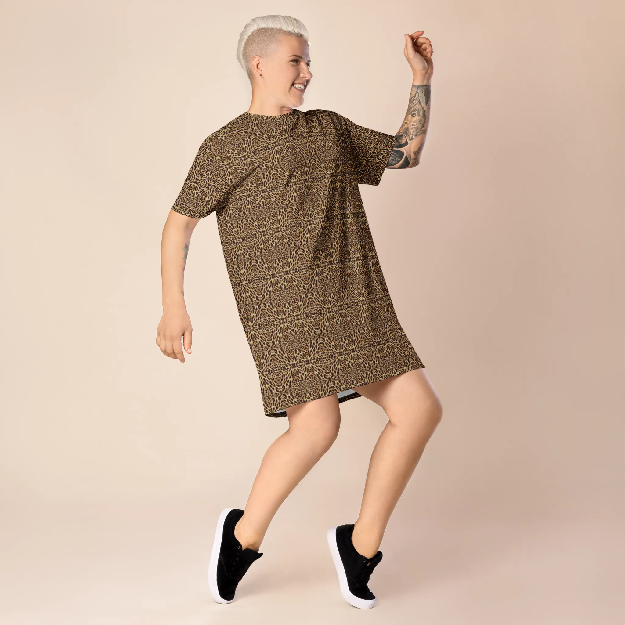 Recursia Contemplative Jaguar I T-Shirt Dress
