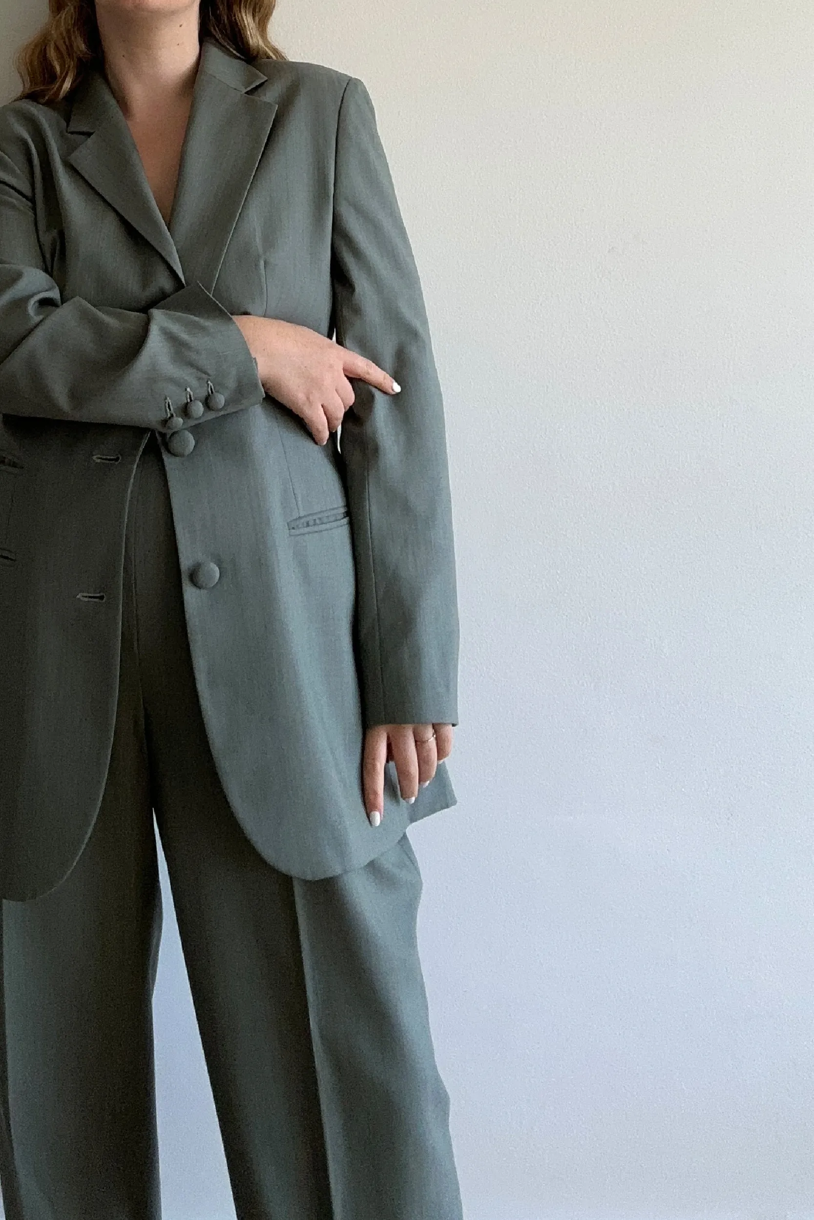 RENT: VINTAGE TAILORED HIGH-WAIST TROUSER SUIT — from £39.75 per week