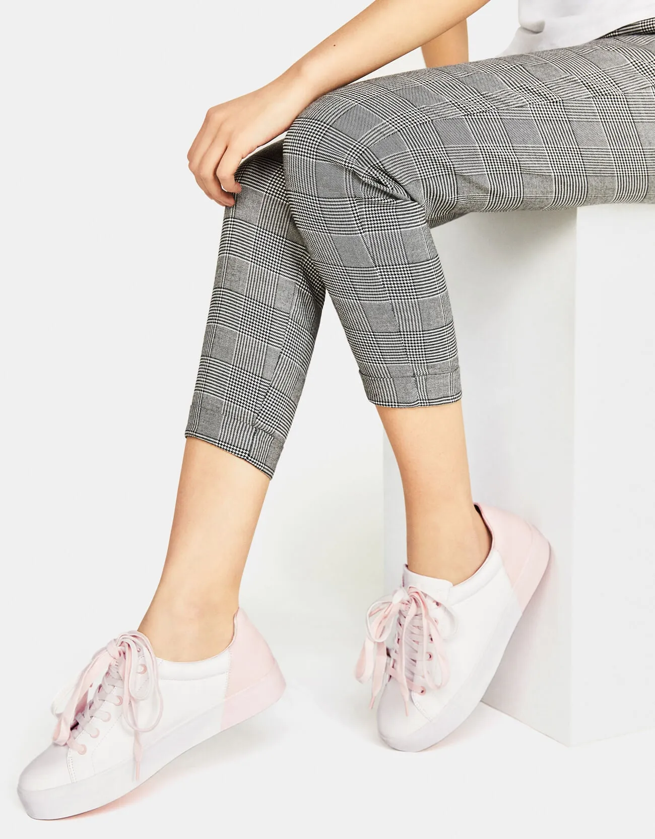 Trainers with heel detail